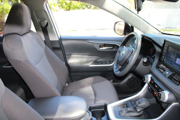  used Toyota Rav4 XLE image 3