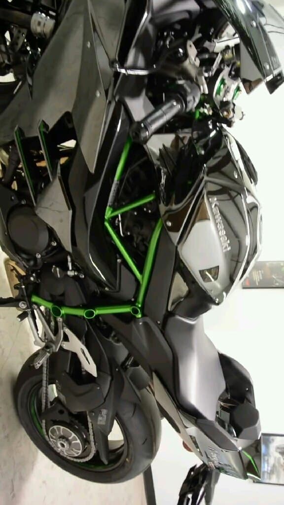 Kawasaki ninja h2 available  image 4