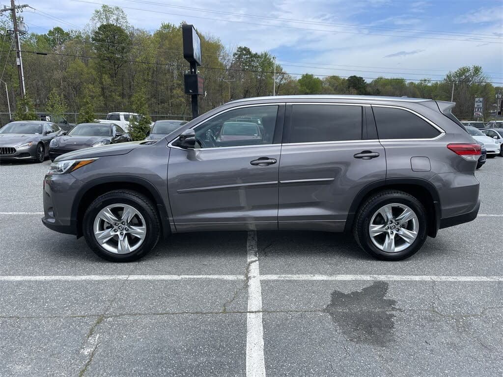 2018 Toyota Highlander  image 1