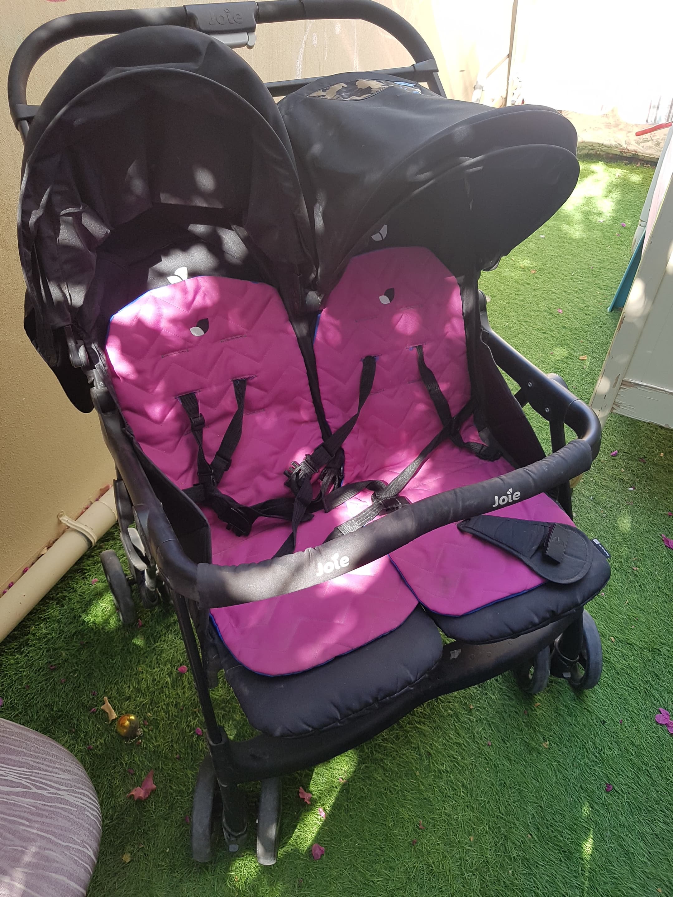 A twin stroller image 1
