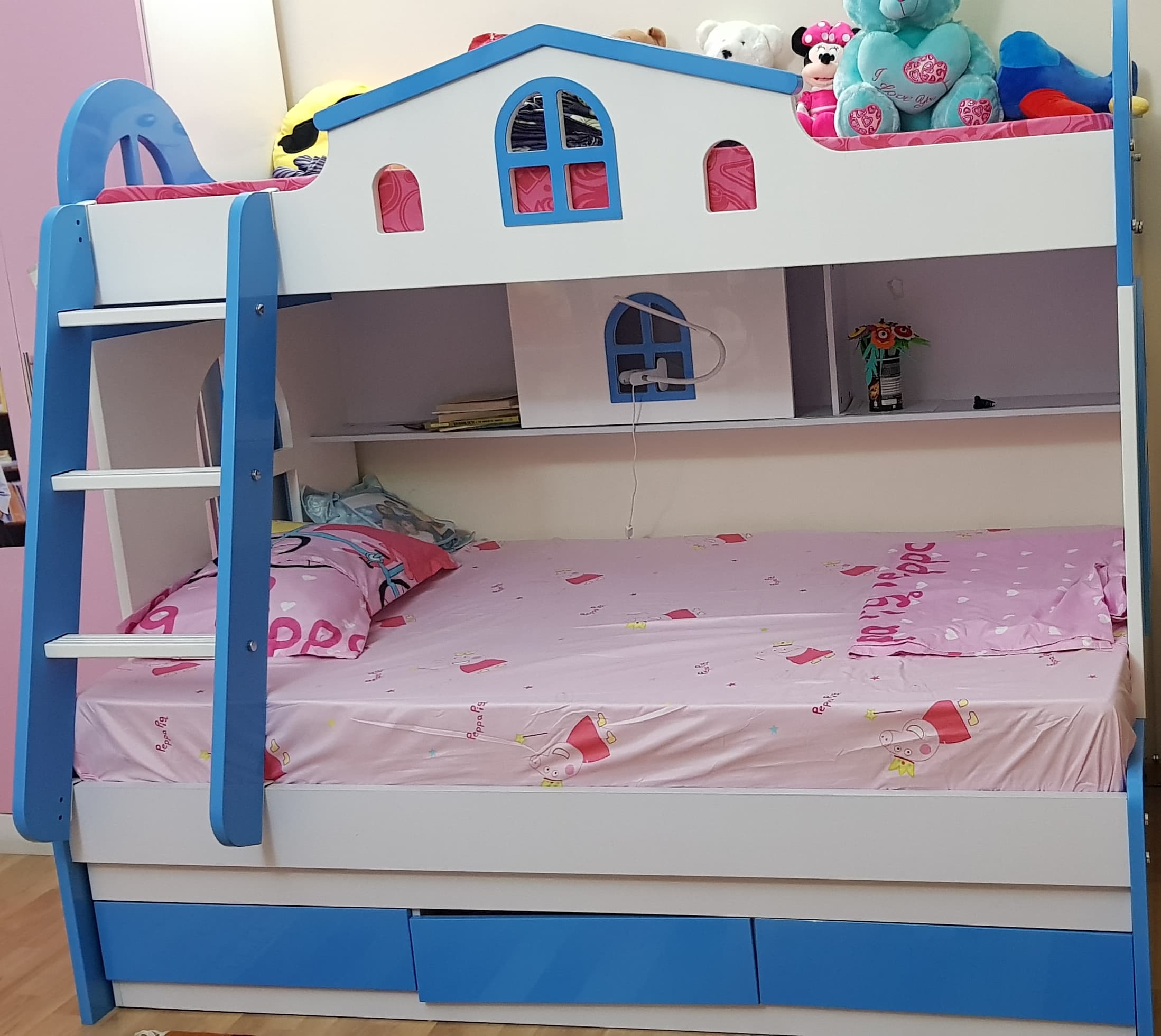 Bunk Bed with mattresses image 3