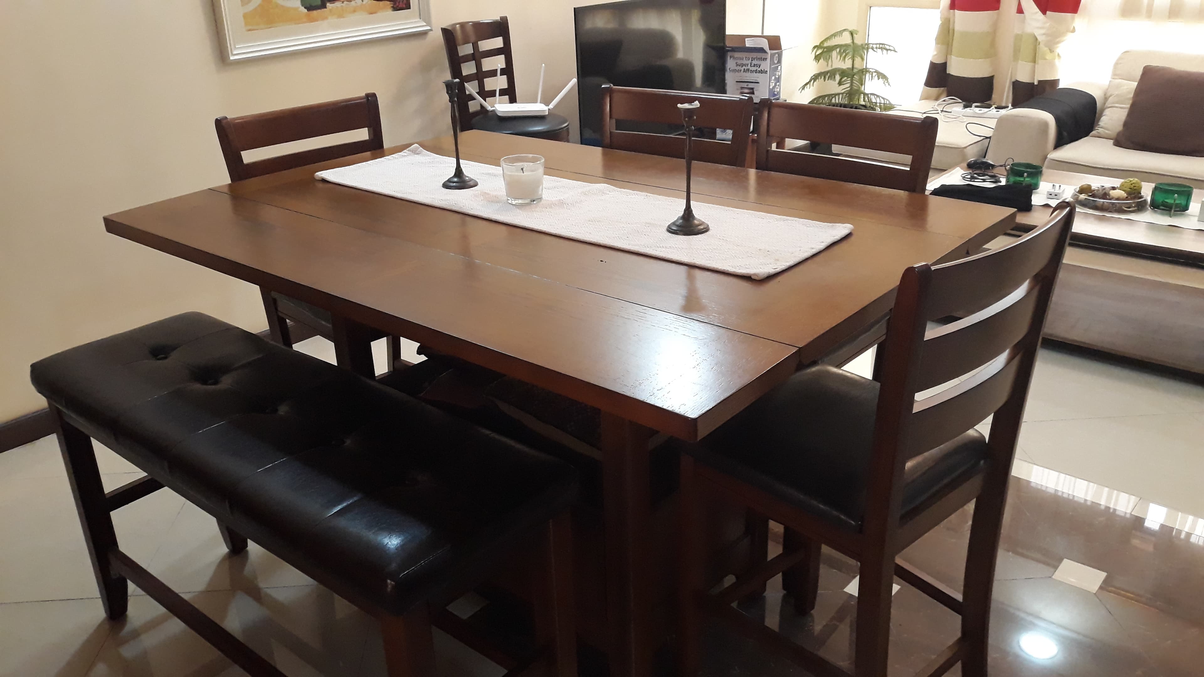 Dining Table with Chairs - For Sale in Bahrain