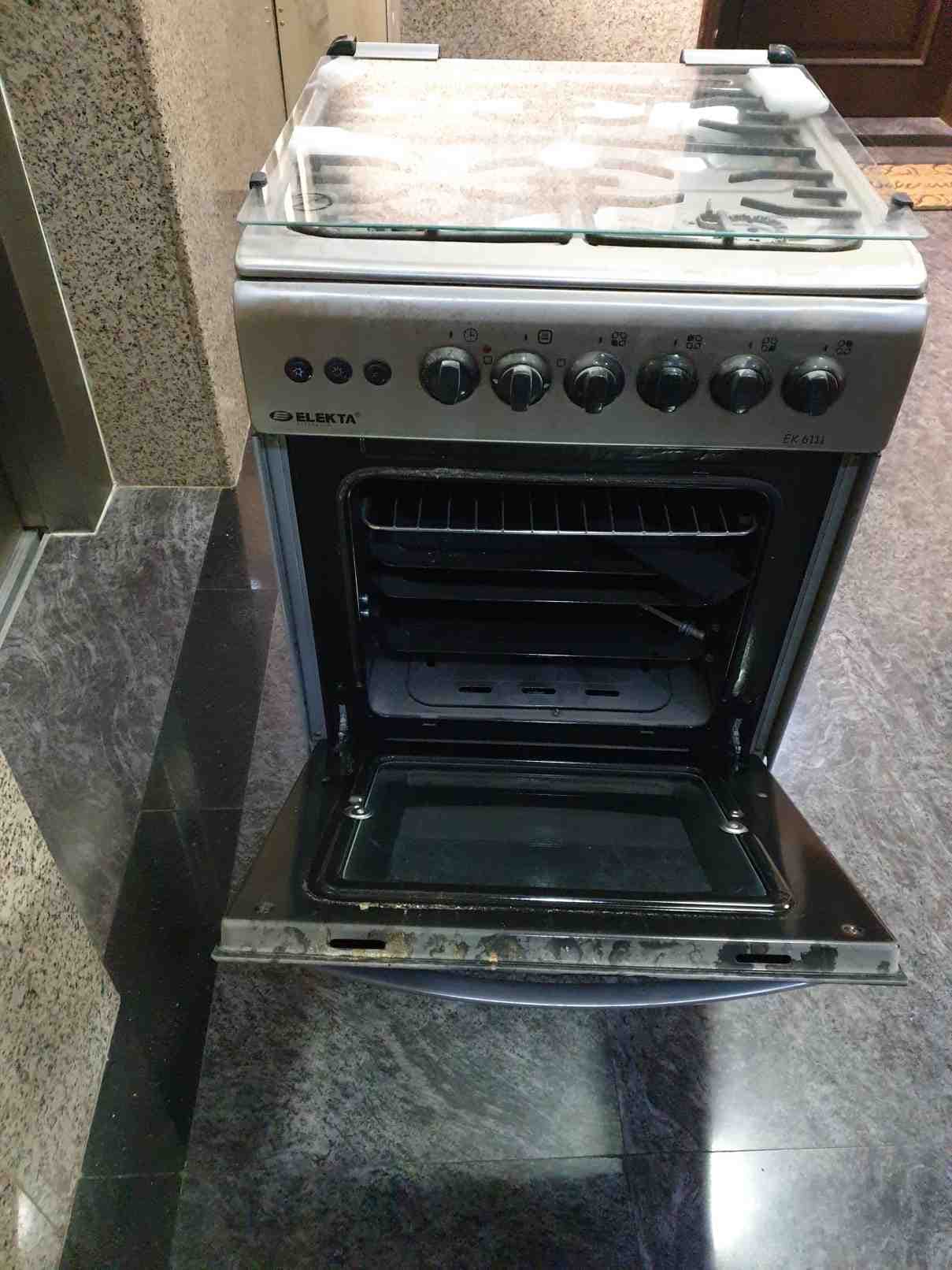 Cooking range image 2