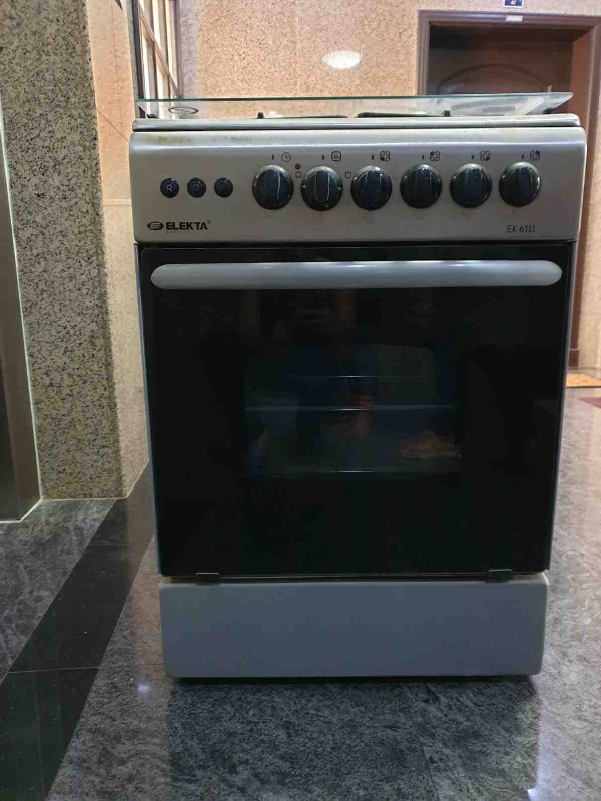 Cooking range image 3