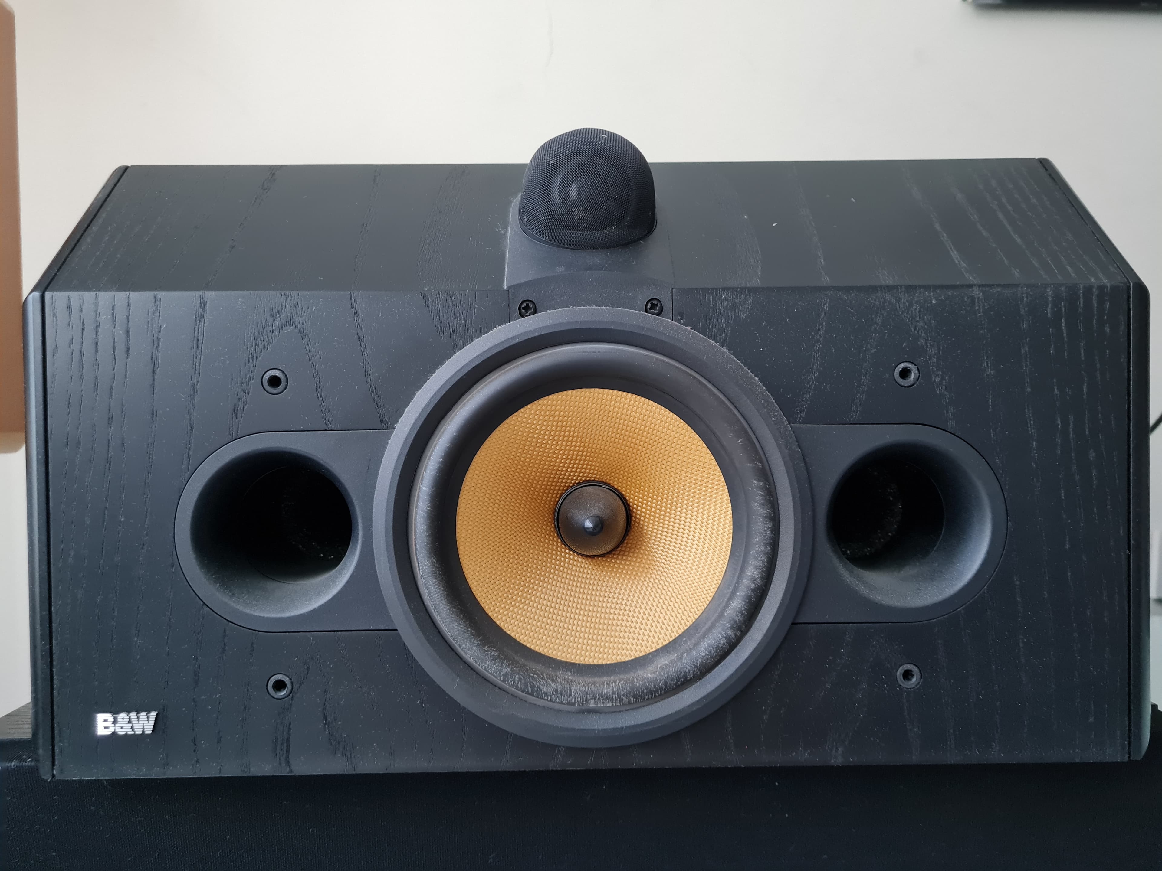 B& W Center Speaker - For Sale in Bahrain