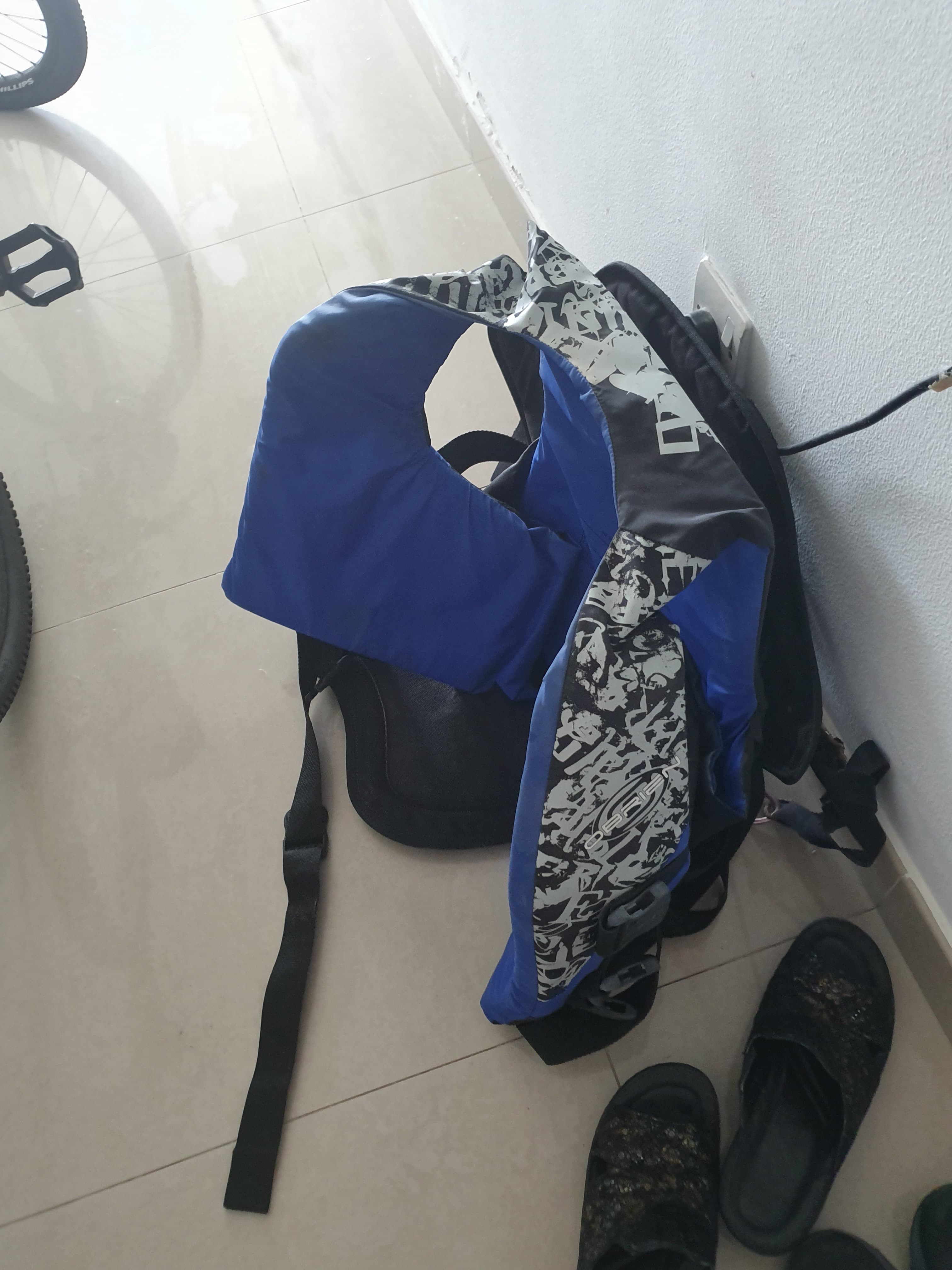 Kayak and life vest image 3