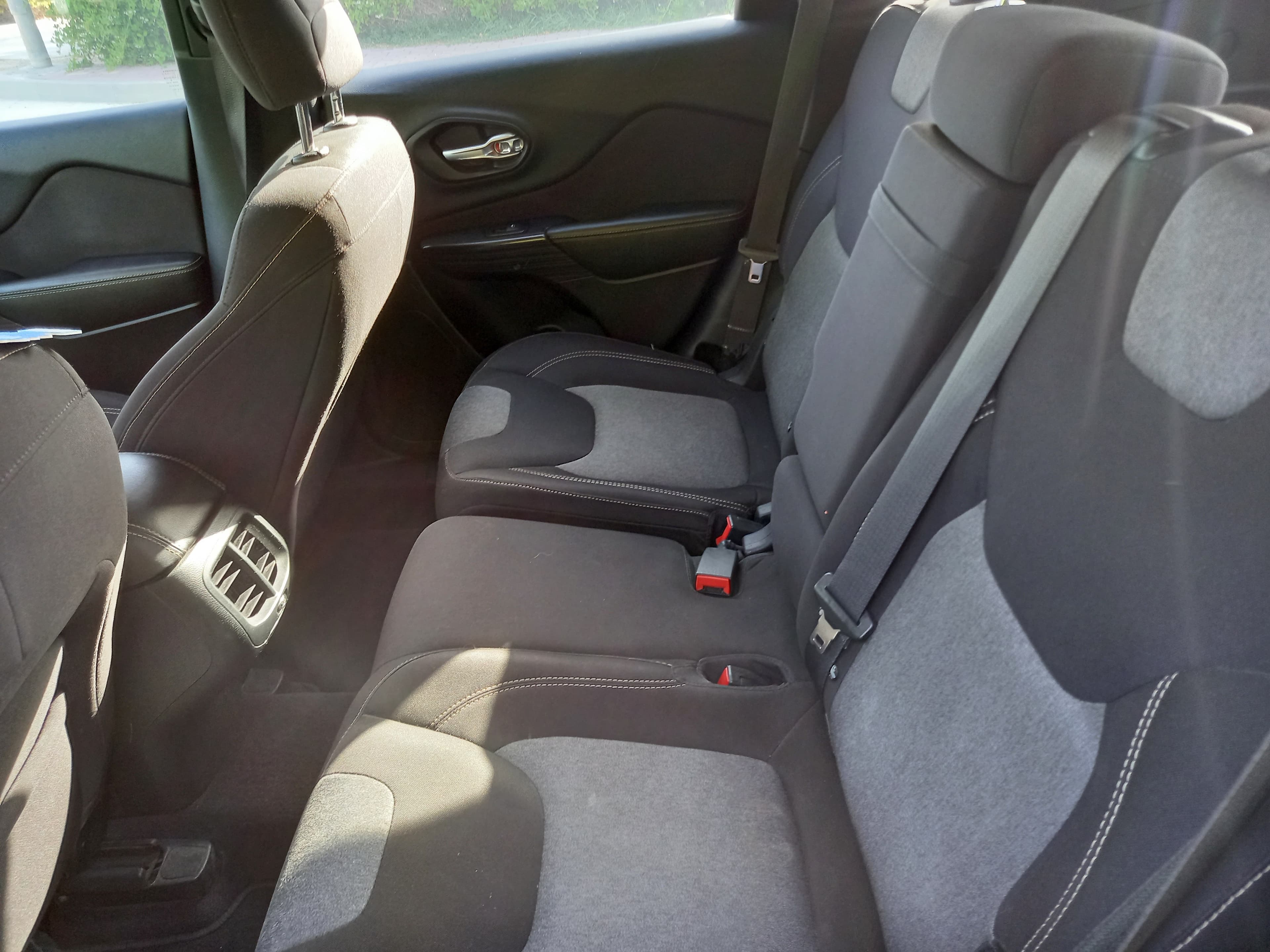 Jeep Cherokee Sport 2016 image 2