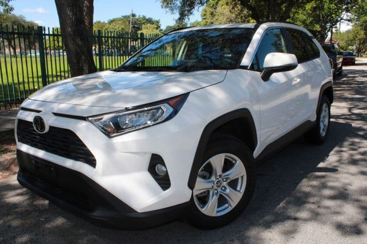  used Toyota Rav4 XLE image 1