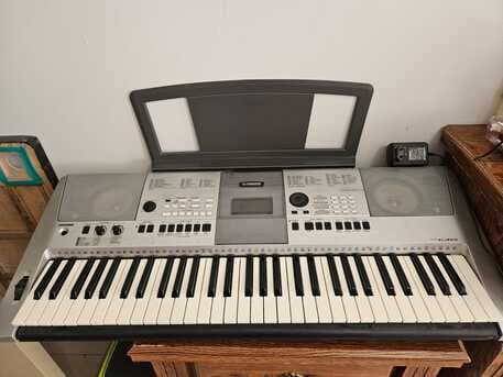 Yamaha keyboard for sale - For Sale in Bahrain
