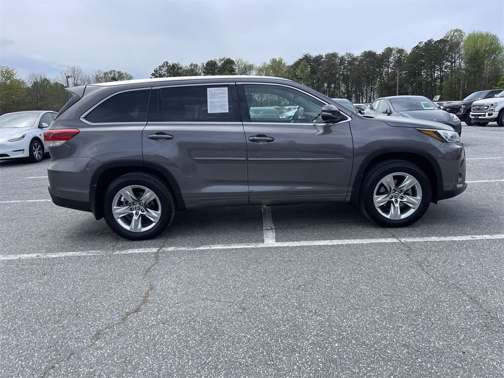  2018 Toyota Highlander  image 2