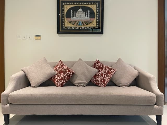  3 SEATER AND A CHAIR image 2