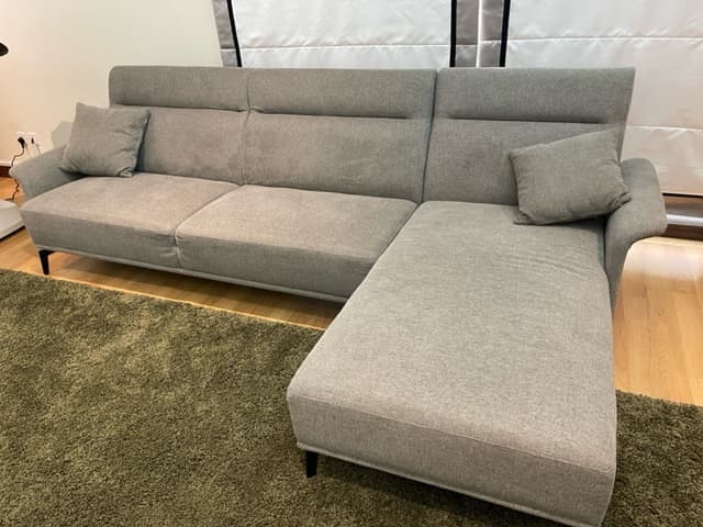 3 seater couch - For Sale in Bahrain