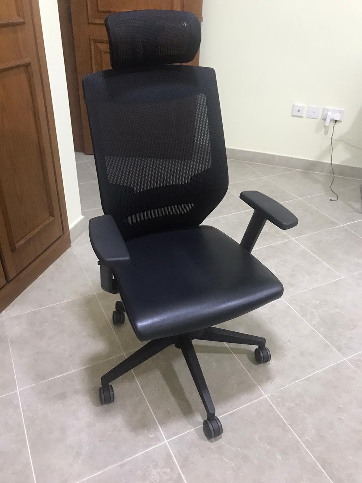 Office furniture  image 3