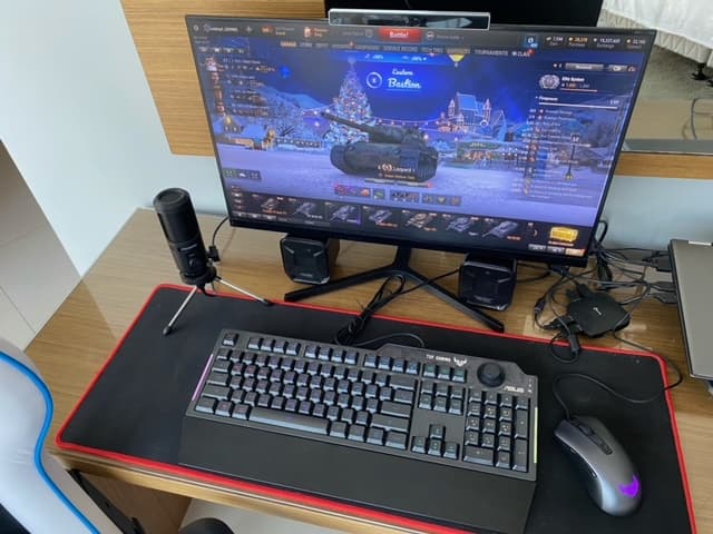 PS5 PC Gaming Chair - For Sale in Bahrain