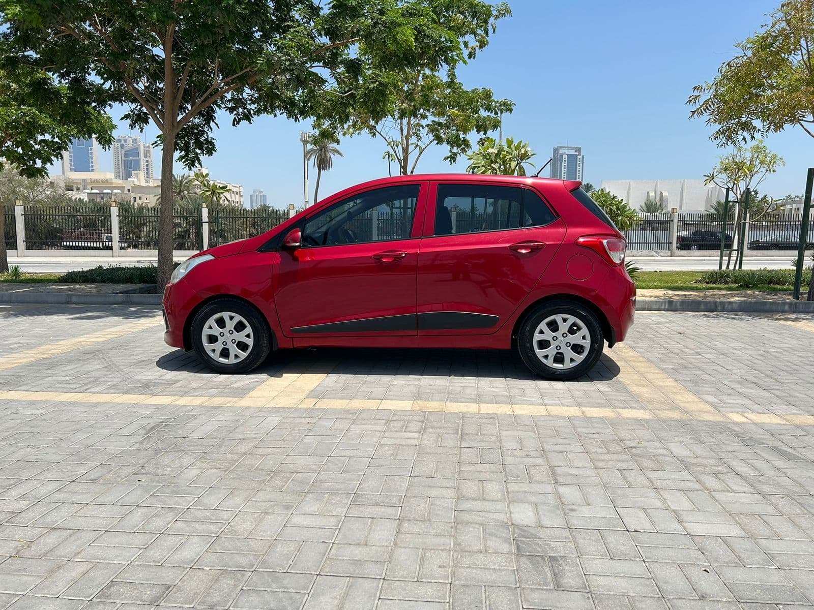 HYUNDAI gRAND i10- 2016 image 1
