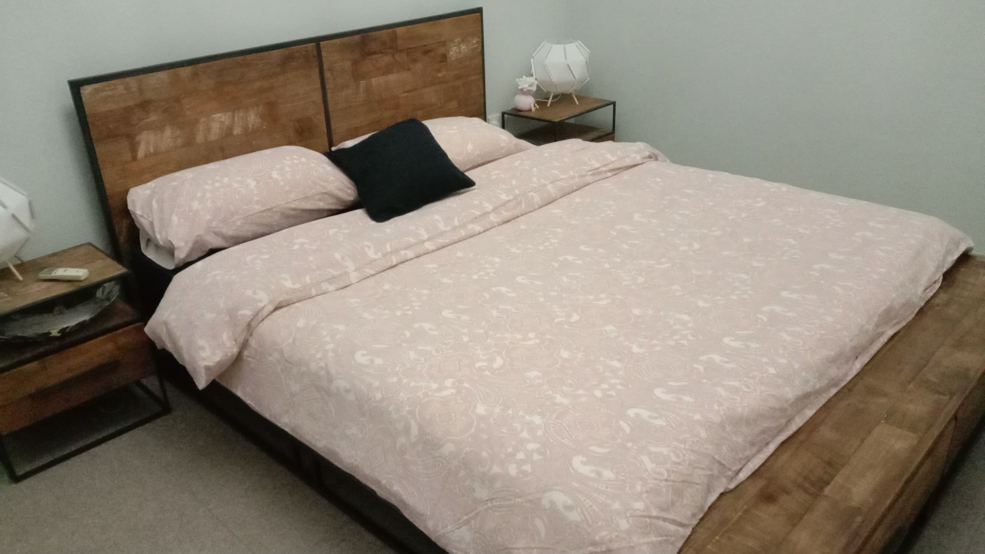 Beautiful Bedroom Set for Sale image 3