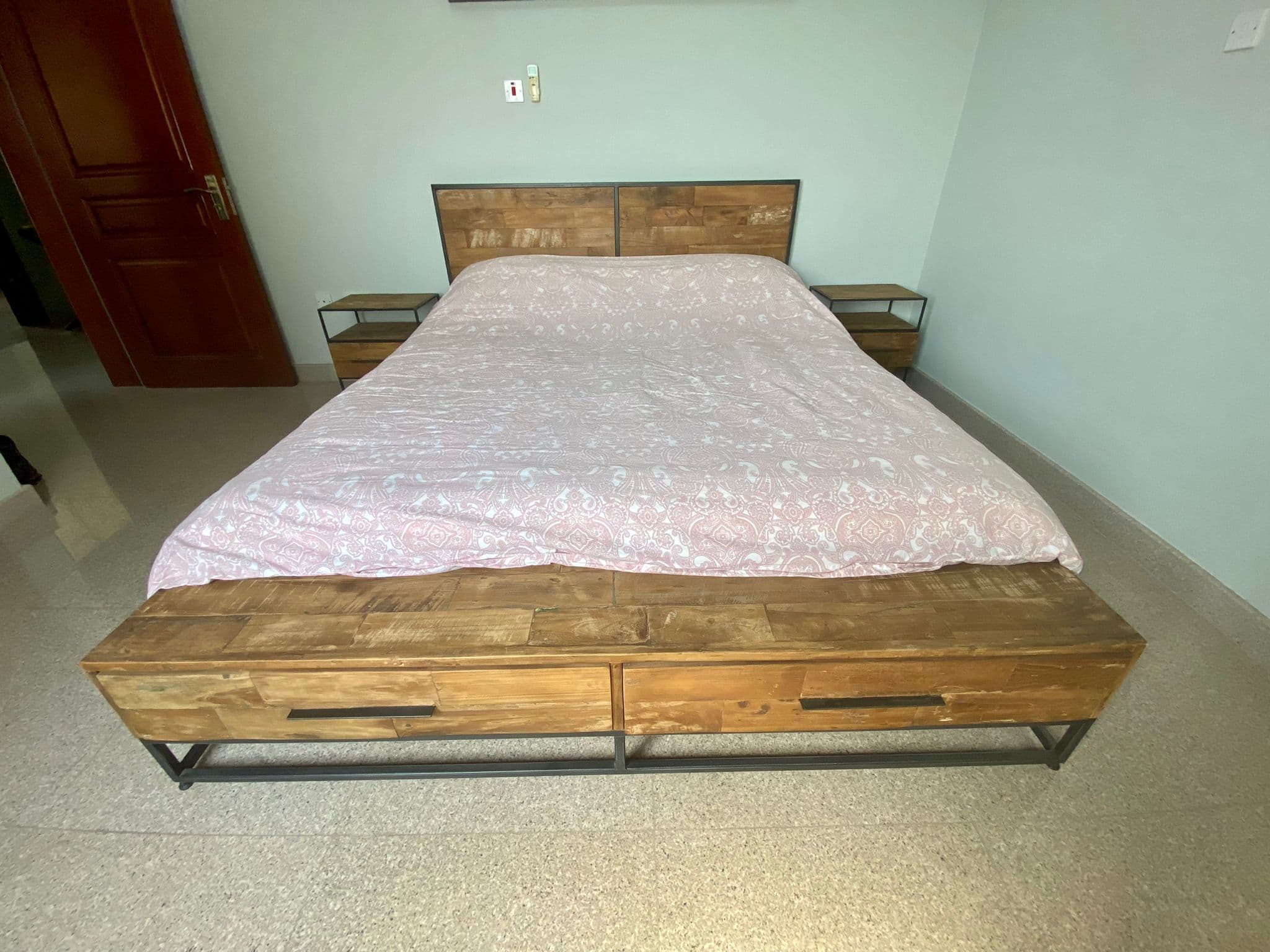 Beautiful Bedroom Set for Sale image 5