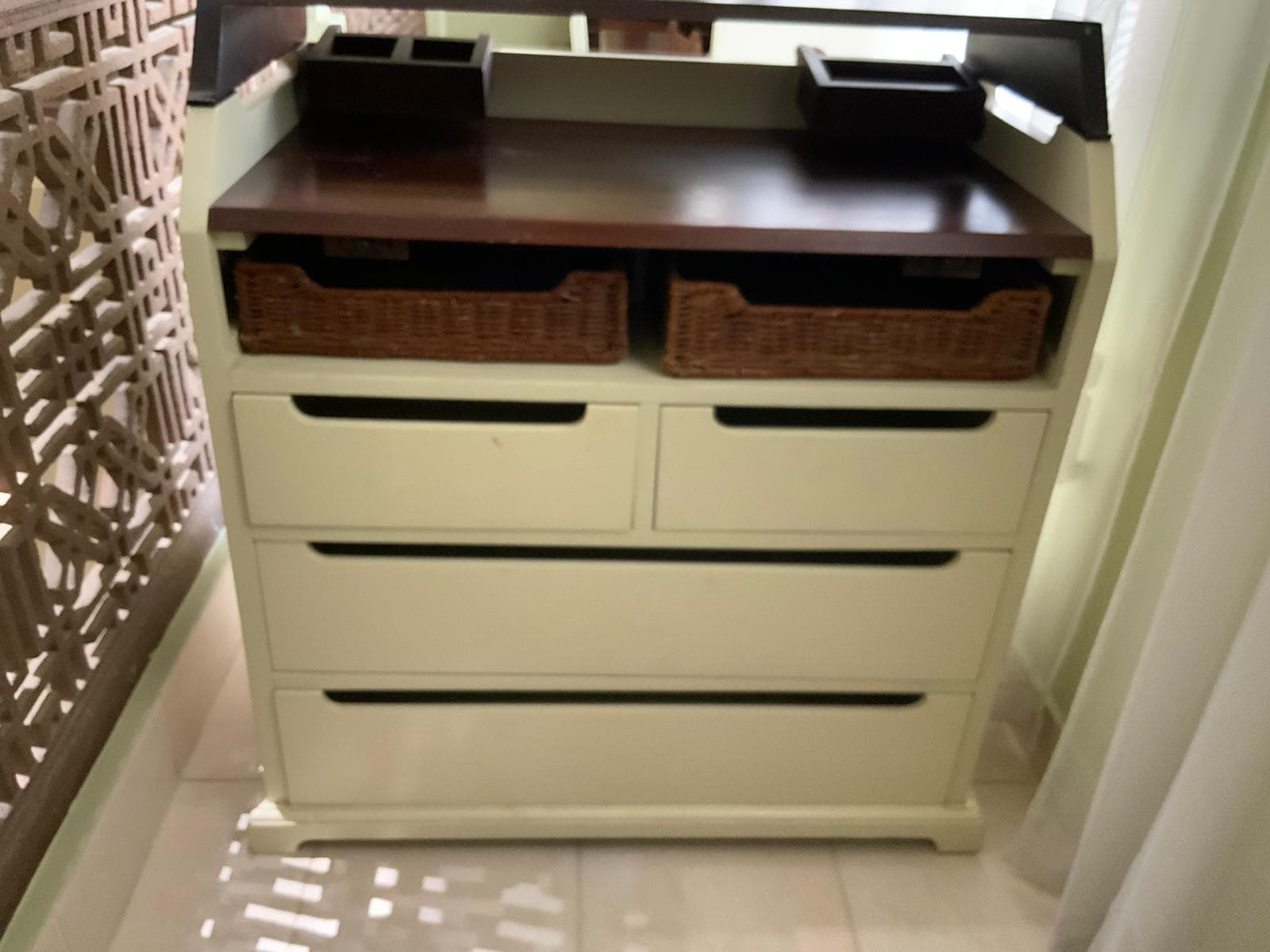 Chest of drawers/desk - For Sale in Bahrain