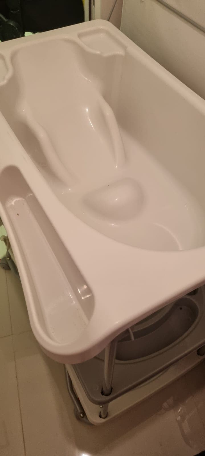 Baby changing table image 3