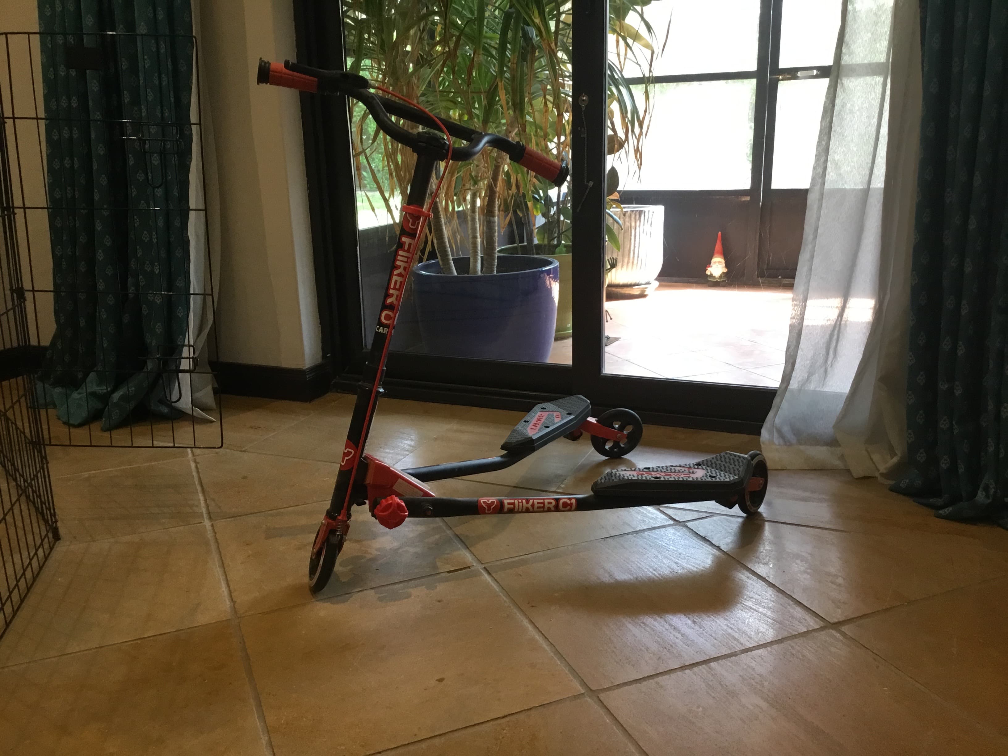 Fliker C1 scooter image 1