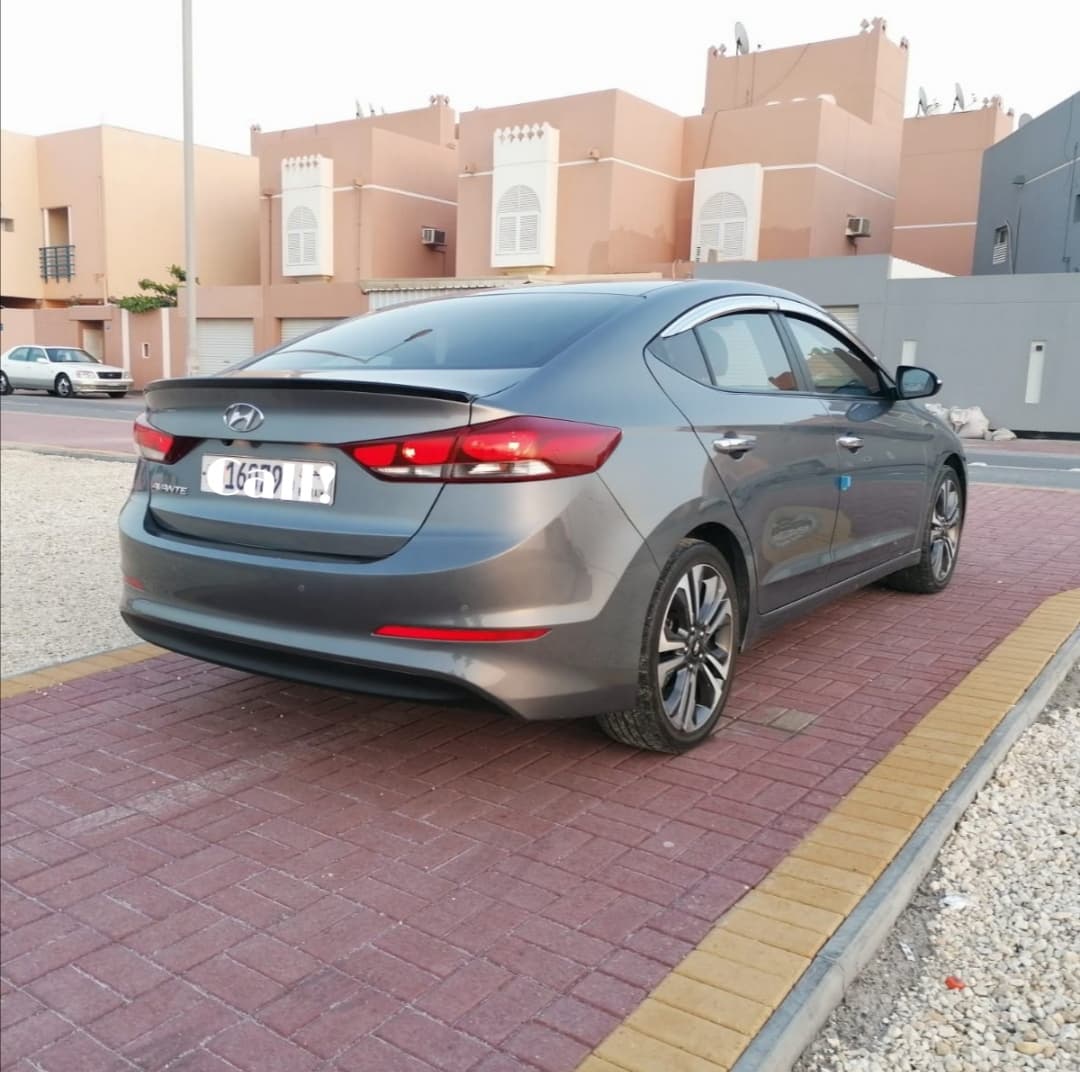 Hyundai Elantra 2018 image 3