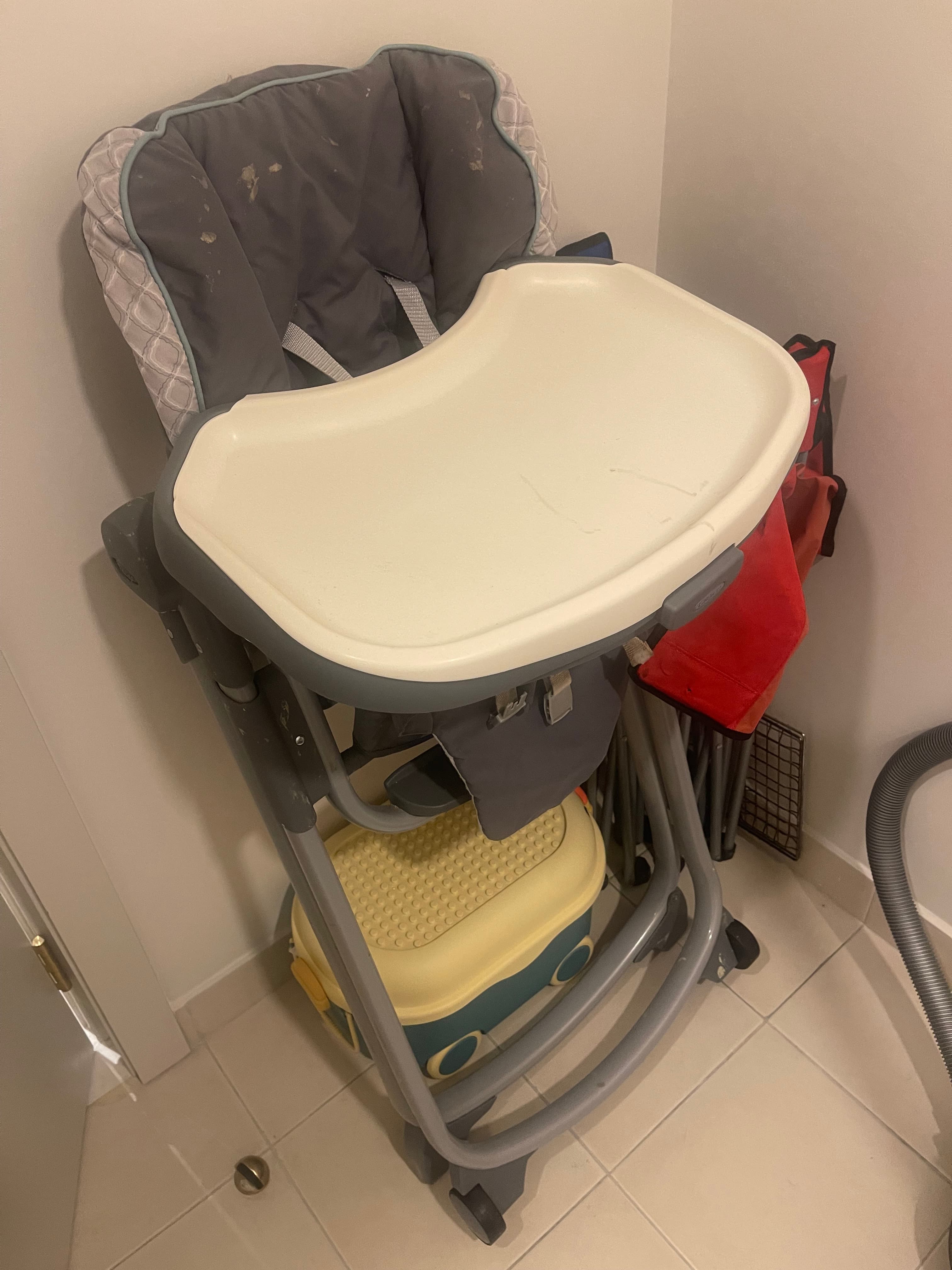 High chair  - For Sale in Bahrain