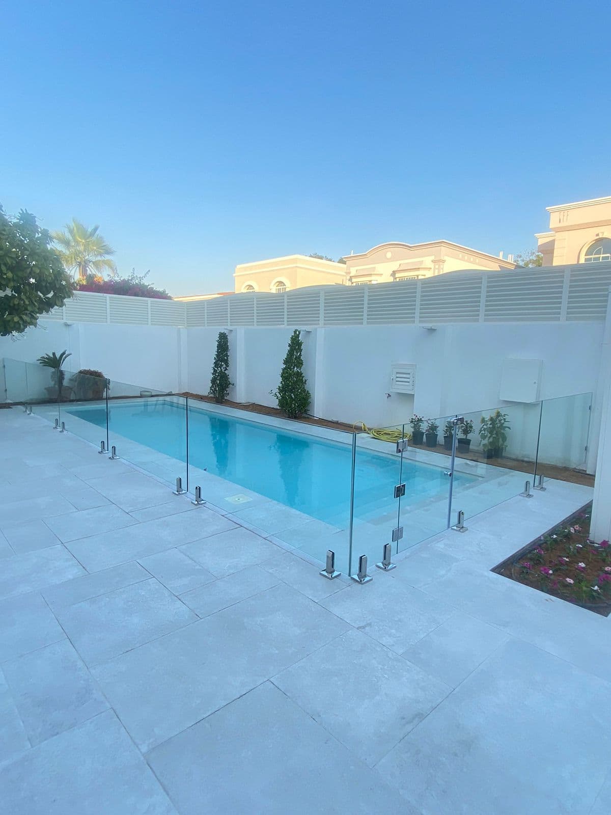Baby safety glass pool fencing