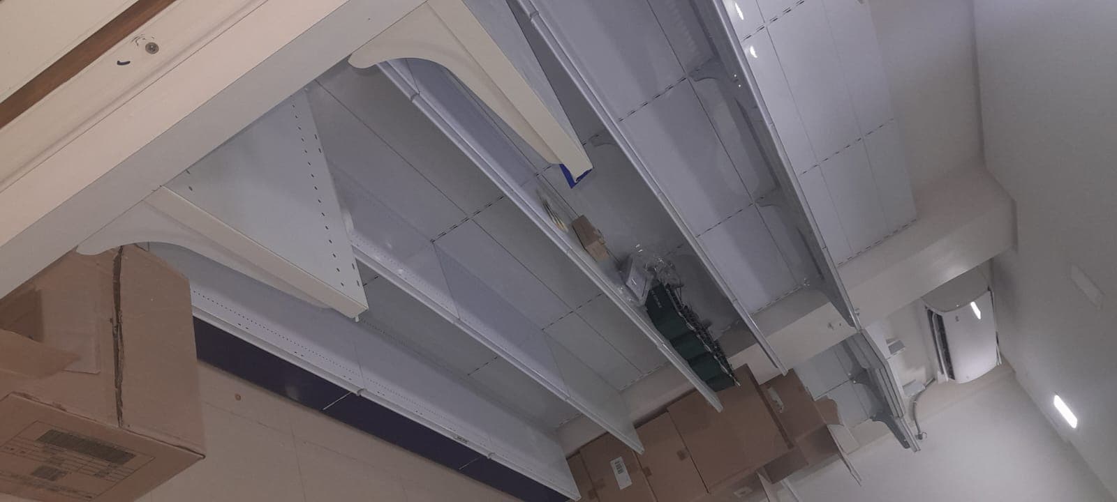  SHELVES AND RACKERS- image 5