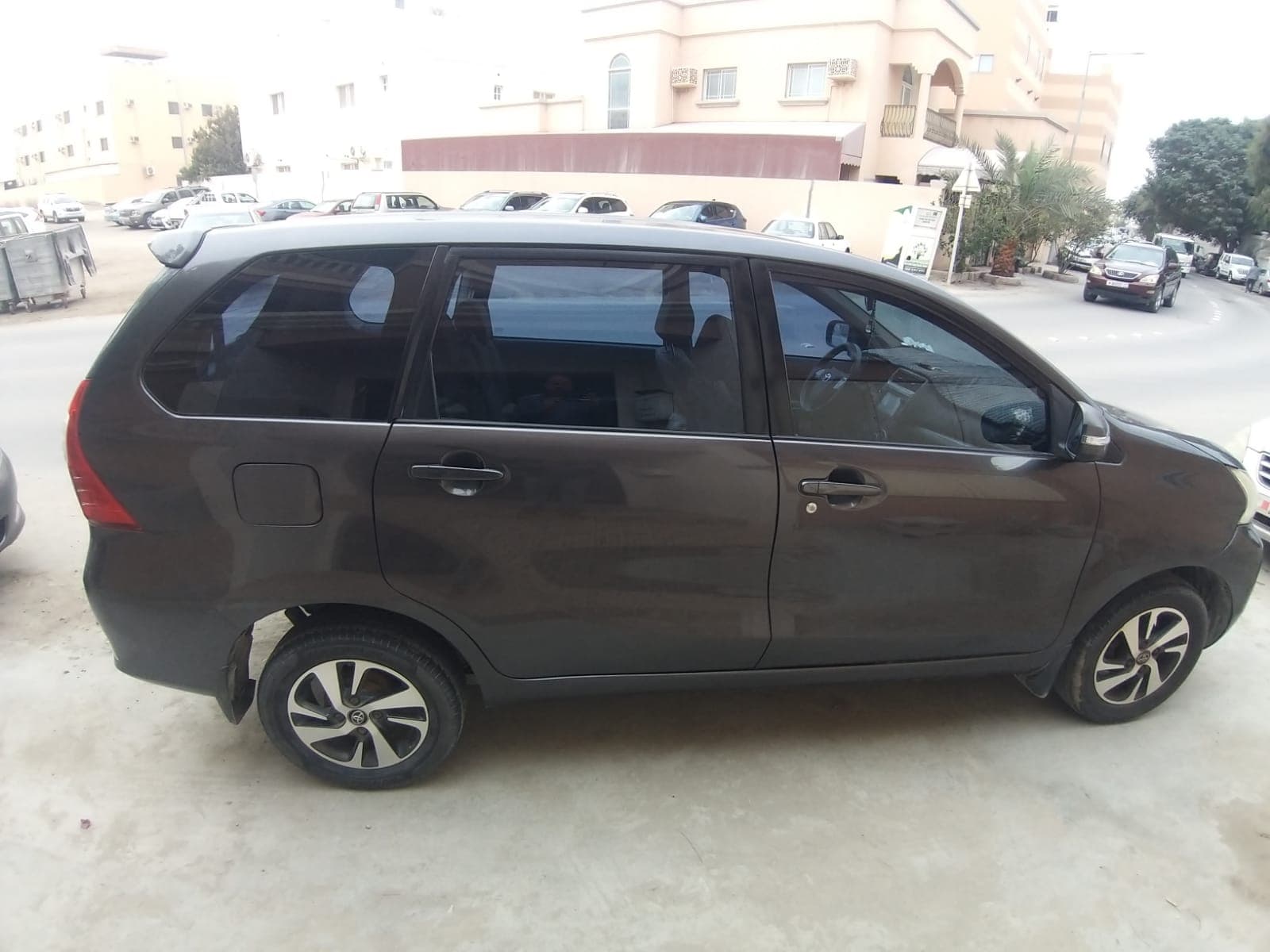 Car sale TOYOTA AVANZA 2017 image 2