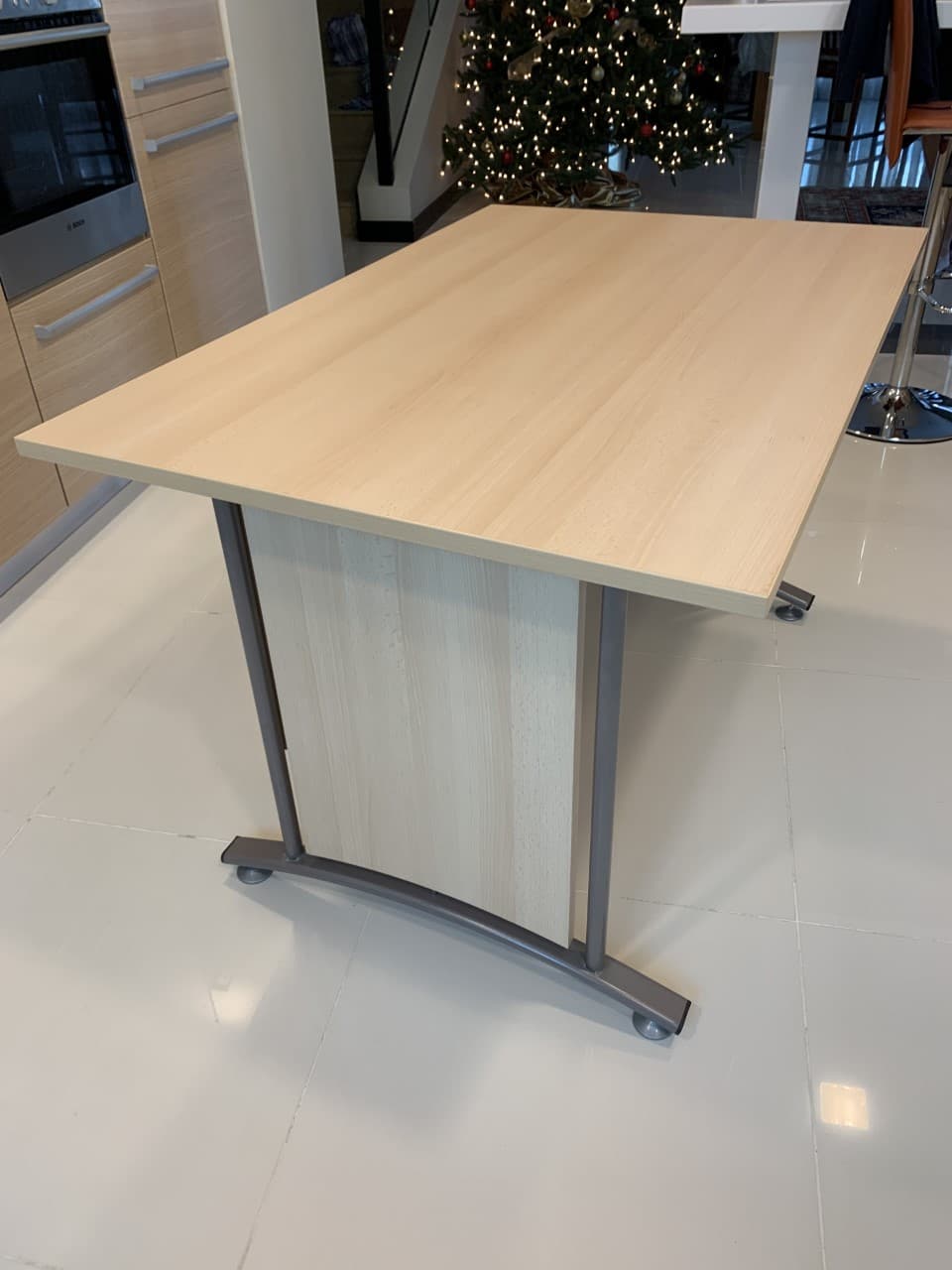 Office Desk and Cabinet - For Sale in Bahrain