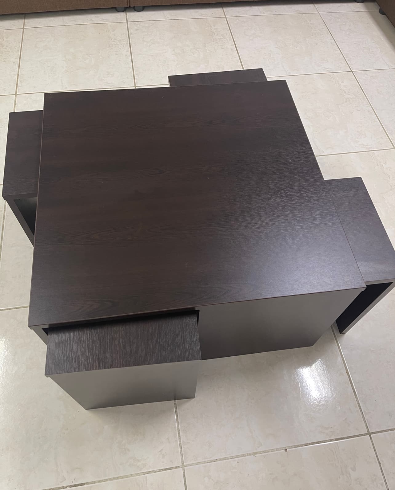 Wooden coffee table - For Sale in Bahrain