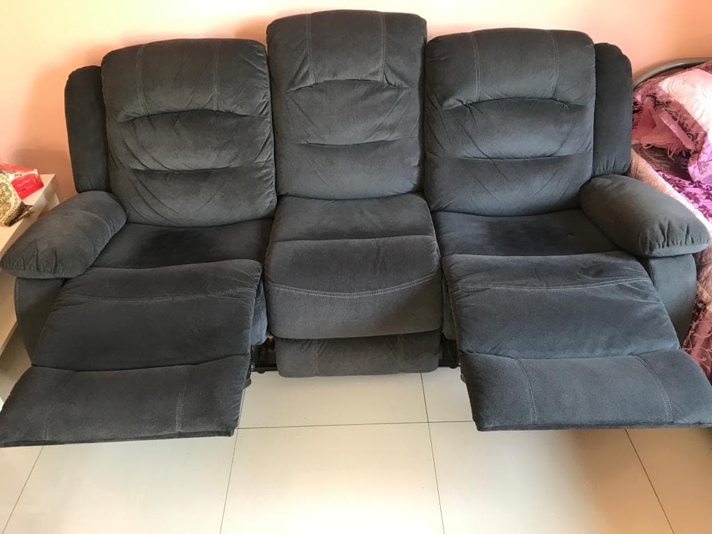 Recliner sofa - For Sale in Bahrain